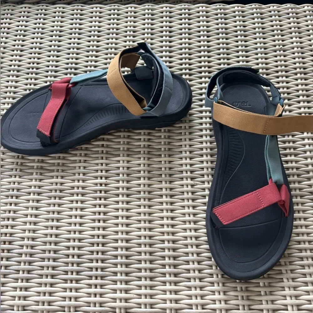 Teva Men’s Hurricane XLT2 Sandals 13‎ hiking vacation outdoors beach